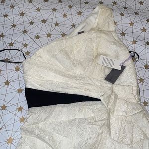 Vera Wang white with white pattern & black waist dress lined size 10 new NWT